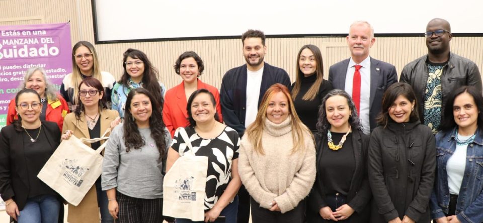 Delegación del Ministerio de Vivienda y Urbanismo de Chile y la Embajada de ese país en Colombia visitando la Manzana de Suba